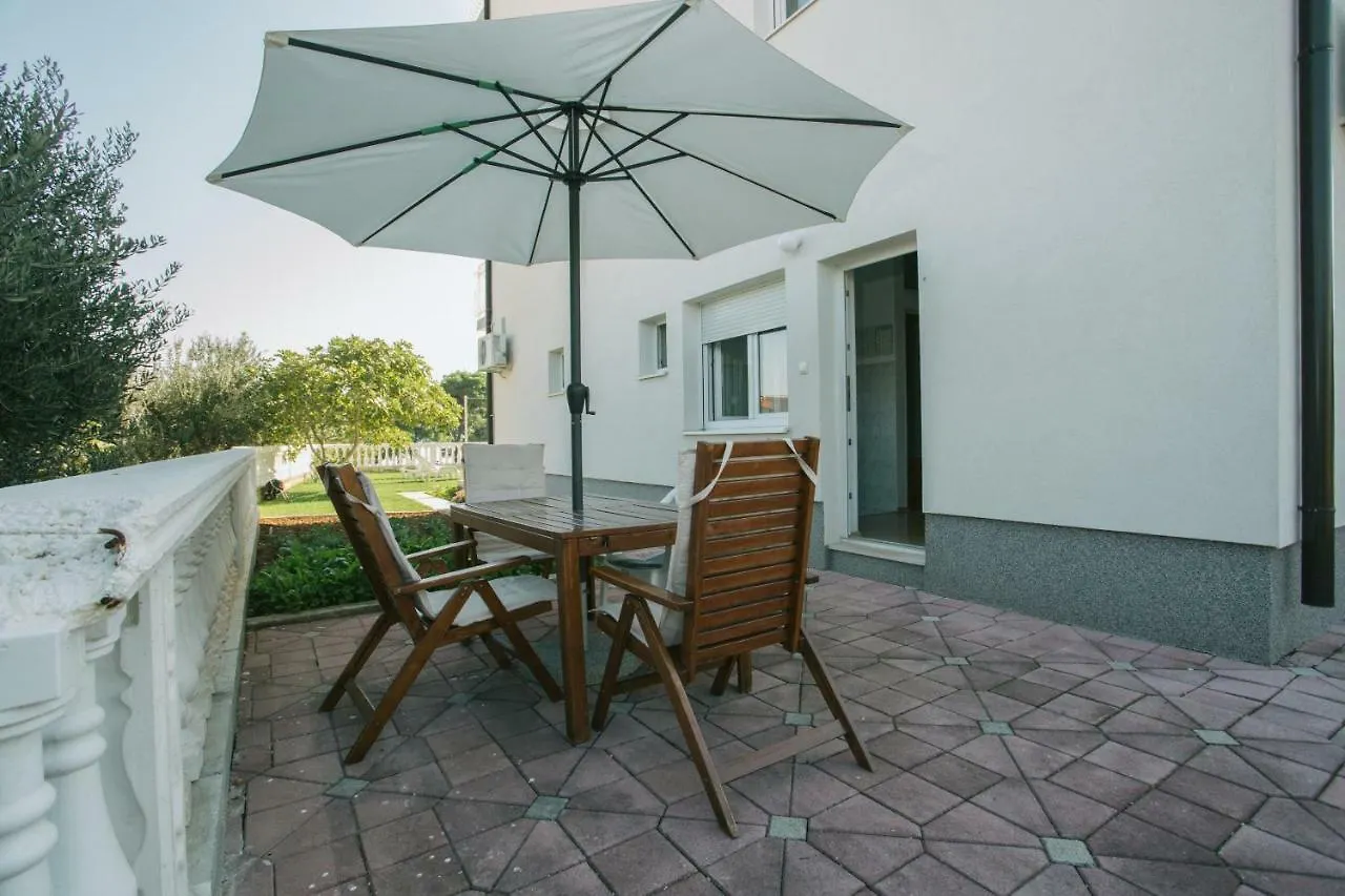 Beach Studio Apartment Tina Kastela Croatia