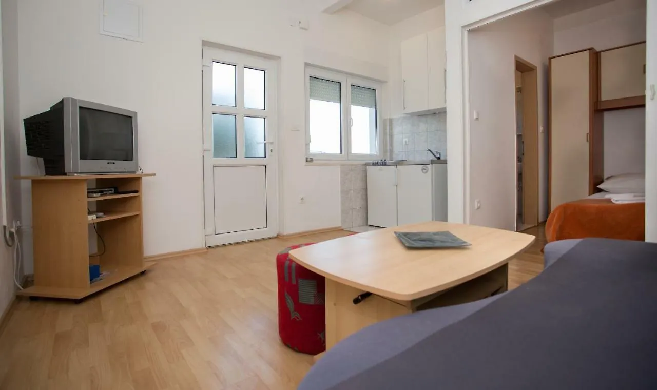 Beach Studio Apartment Tina Kastela 0*,