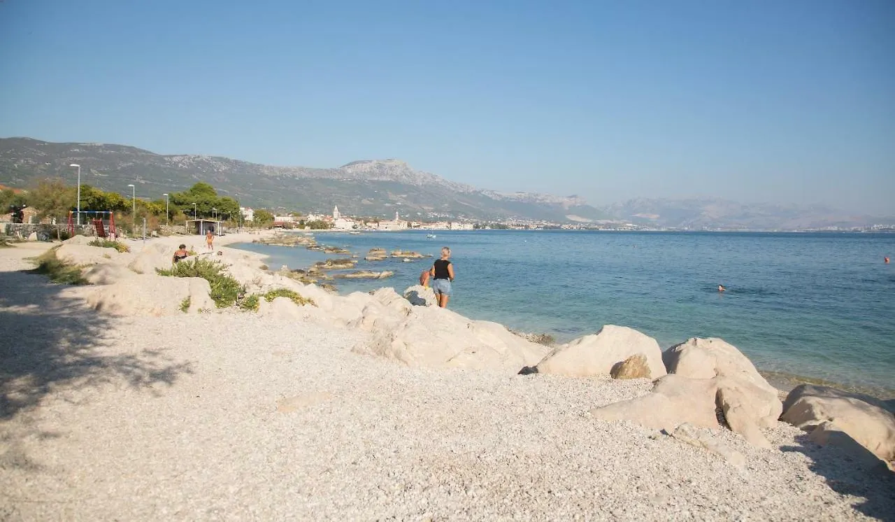 Beach Studio Apartment Tina Kastela